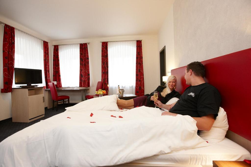 Hotel Am Markt Greding Habitación foto
